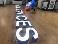 Lettres en relief 3D en aluminium sans cadre avec rétroéclairage LED personnalisé, étanches IP65/67 pour la décoration extérieure de la man cave