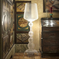 Lampadaire Creux en Acrylique Design Italien Verre à Vin Lampe Décorative Canapé Côté Chambre Noir Blanc Vert Lampadaire