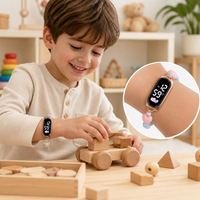 Jam Tangan Digital LED Fashionable, Gelang Manik Resin Lucu, Liontin Hati dan Kura-kura, Jam Elektronik untuk Hadiah Ulang Tahun Anak Perempuan