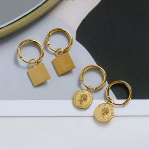 Boucles d'oreilles classiques vintage étanches en acier inoxydable plaqué or PVD 14k 18k, bijoux de mode pour femmes, boucles d'oreilles en forme de pièce de monnaie rose pour femmes - Product Image 1