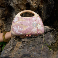 Sac à main en bois avec broderie perlée faite à la main |   Sac à main de soirée vintage de luxe à sequins floraux avec chaînes de perles légères