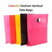 Sacs d'emballage personnalisés avec logo imprimé, pliables, en plastique coloré, avec poignée découpée, pour boutique de jouets pour enfants
