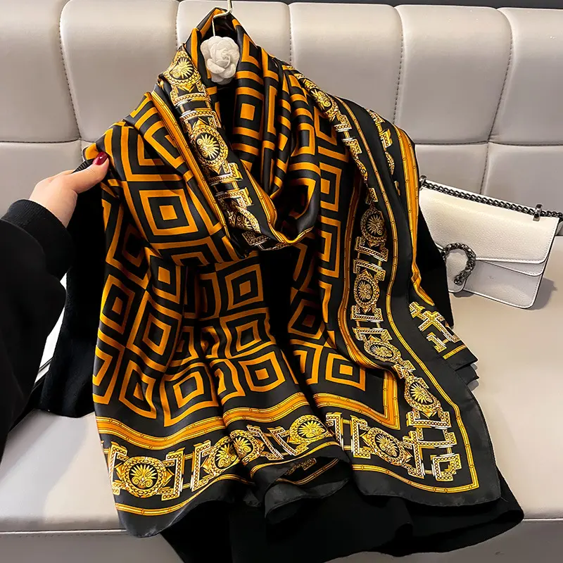 週セール中女王蜂 スカーフqb luxury silk scarf SALE]qb Luxury 十二次元 scarf | ソニーミュージック公式