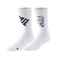 Chaussettes personnalisables de basket-ball de haute qualité pour hommes chaussettes de sport athlétiques en coton chaussettes de basket-ball avec logo brodé pour hommes