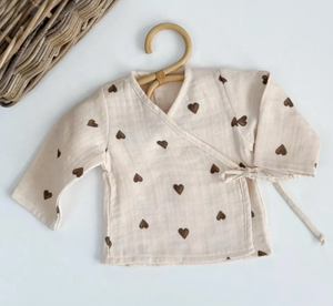 <span class=keywords><strong>Set</strong></span> Ospedaliero Stile Kimono con Top, Guanti e Cappello Unisex per Neonati, Stampa a Cuori, in Cotone Organico, Manica Lunga, <span class=keywords><strong>Set</strong></span> 3 Pezzi - Product Image 4