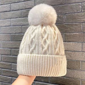 <span class=keywords><strong>Bonnet</strong></span> unisexe polyvalent en acrylique avec <span class=keywords><strong>pompon</strong></span>, résistant au froid, à revers en fausse fourrure, style urbain, pour la plage, la pêche, les fêtes et les affaires - Product Image 1