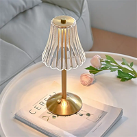 Nouvelle Lampe de Bureau LED Créative en Métal et Cristal, Style Rétro Simple, Rechargeable par Clé USB, avec Abat-jour Rond en Verre pour Café
