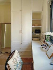 Mobilier de chambre à coucher design moderne, dressing en bois portable et réglable avec porte en bois massif pour usage domestique - Product Image 2