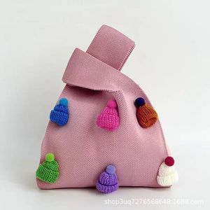 Nuovissimo sacchetto di caramelle per bambini di Natale in poliestere di grande capacità cappelli di natale 3D a maglia borsa leggera borse giornaliere - Product Image 3