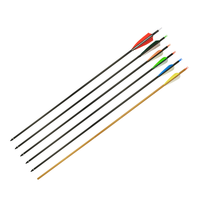 Flèche de tir à l'arc assemblée, fletting de 5 pouces, plume rouge de 31 pouces de long et flèches d'arc en bois