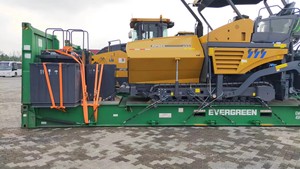 Paveuse d'asphalte hydraulique sur chenilles RP603 6m, équipement de construction routière robuste - Product Image 5