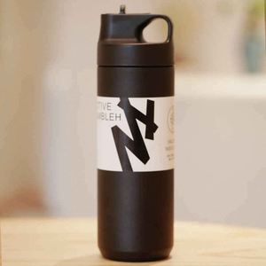 Botella de Agua Aislada al Vacío de Acero Inoxidable, Doble Pared con Tapa, Diseño Minimalista para Viajes, 24H Térmica - Product Image 3