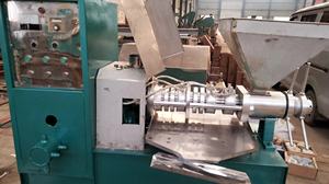 Prensas <span class=keywords><strong>de</strong></span> <span class=keywords><strong>Aceite</strong></span> Comerciales <span class=keywords><strong>de</strong></span> 100-150 kg/h con Certificación CE para Prensar Aceites <span class=keywords><strong>de</strong></span> Maní, Girasol, Soja y Cacao HJ-PR80 - Product Image 4