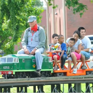 <span class=keywords><strong>Tren</strong></span> Eléctrico Miniatura Verde con Vagones Abiertos para Pasajeros, Pequeño <span class=keywords><strong>Tren</strong></span> Turístico para Parques, Diversión Familiar y Niños - Product Image 1
