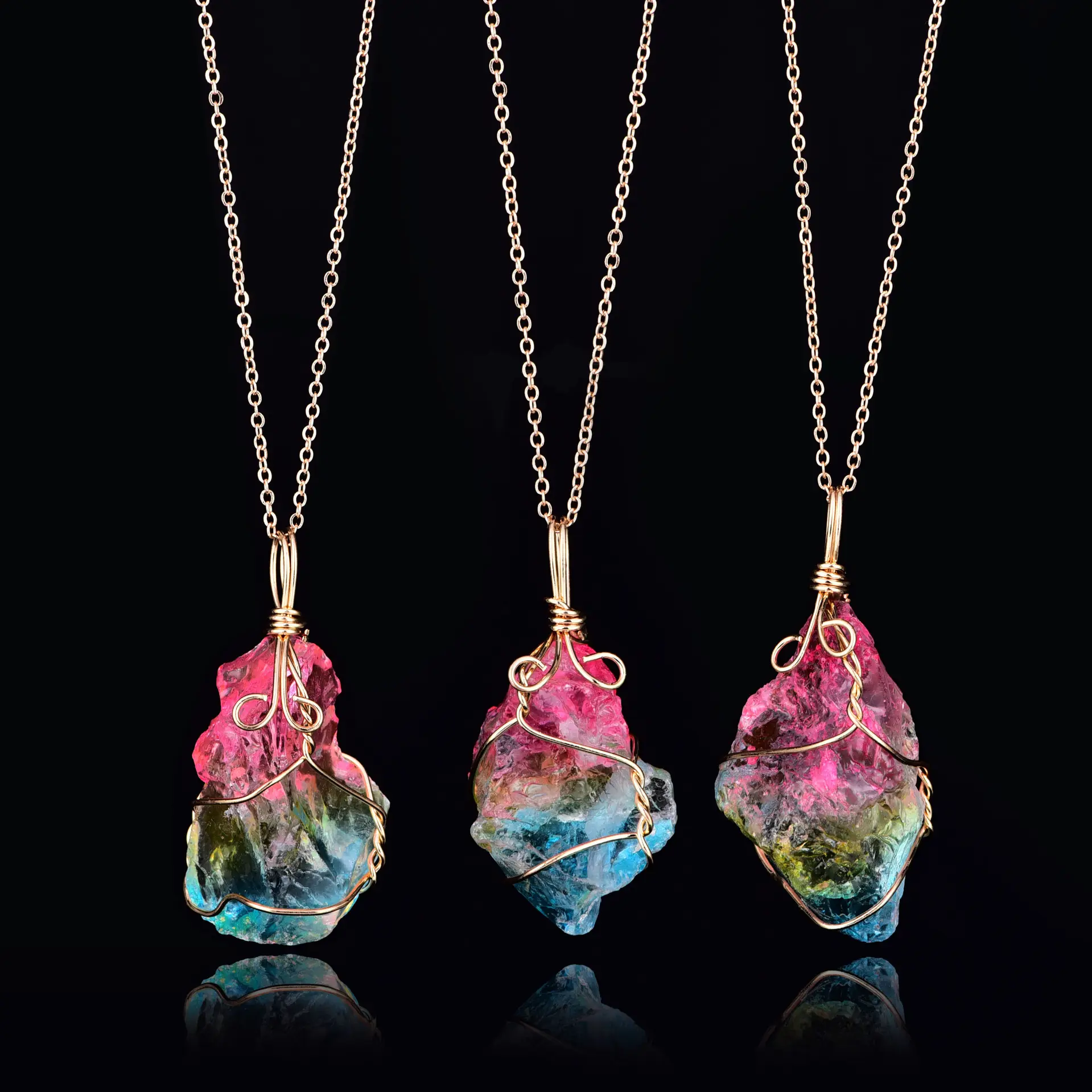 Mehrfarbige geometrische Naturstein kette Golddraht umwickelt Regenbogen Kristall Anhänger Halskette Kristalls chmuck