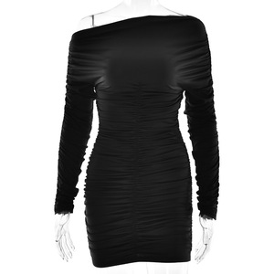 Robe moulante asymétrique à épaules dénudées et manches longues avec plis et taille ajustée pour soirée - Product Image 5