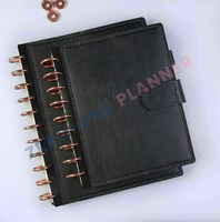 Couverture en cuir noir personnalisé A4 A5 A6 A7 Mini disque de tableau de bord Pu Pebble Saffiano Budget Binder Wallet avec 8 disques