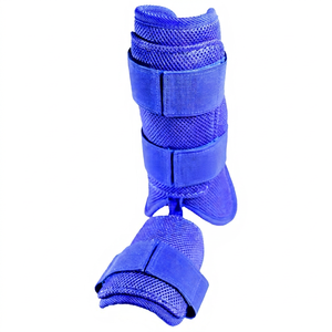 Protector de pierna de malla azul con cierre de gancho y bucle, protección ligera para deportes, para todas las estaciones, talla adulta - Product Image 1