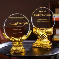 Trophée en résine gravée sur mesure pour la coopération commerciale Médaille de fournisseur exceptionnel Prix de la réunion annuelle avec dévouement au cœur