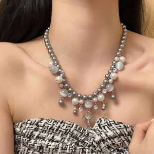 Collana da Donna con Ciondolo a Croce in Zirconia, Perla Grigia e Pietra Occhio di Gatto, Gioielli Eleganti e Lussuosi - Product Image 1