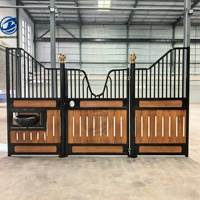 Panneau de box pour chevaux pré-assemblé en métal galvanisé robuste avec cloison en bambou, portes battantes/coulissantes, installation facile, mobile pour écurie