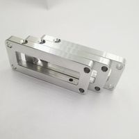 Pièces usinées de précision en acier inoxydable pour boîtier en alliage d'aluminium sur mesure, usinage CNC à haute tolérance pour instruments médicaux