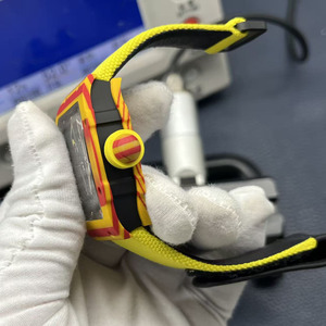 Reloj de Lujo de Alta Gama Estilo RM, Esqueleto, Esfera con Degradado Rojo y Amarillo, Mecánico Automático, Deportivo - Product Image 4