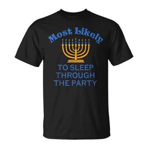 Camiseta de Hanukkah con diseño familiar: la más probada de que se quedará dormida durante la fiesta - Product Image 1