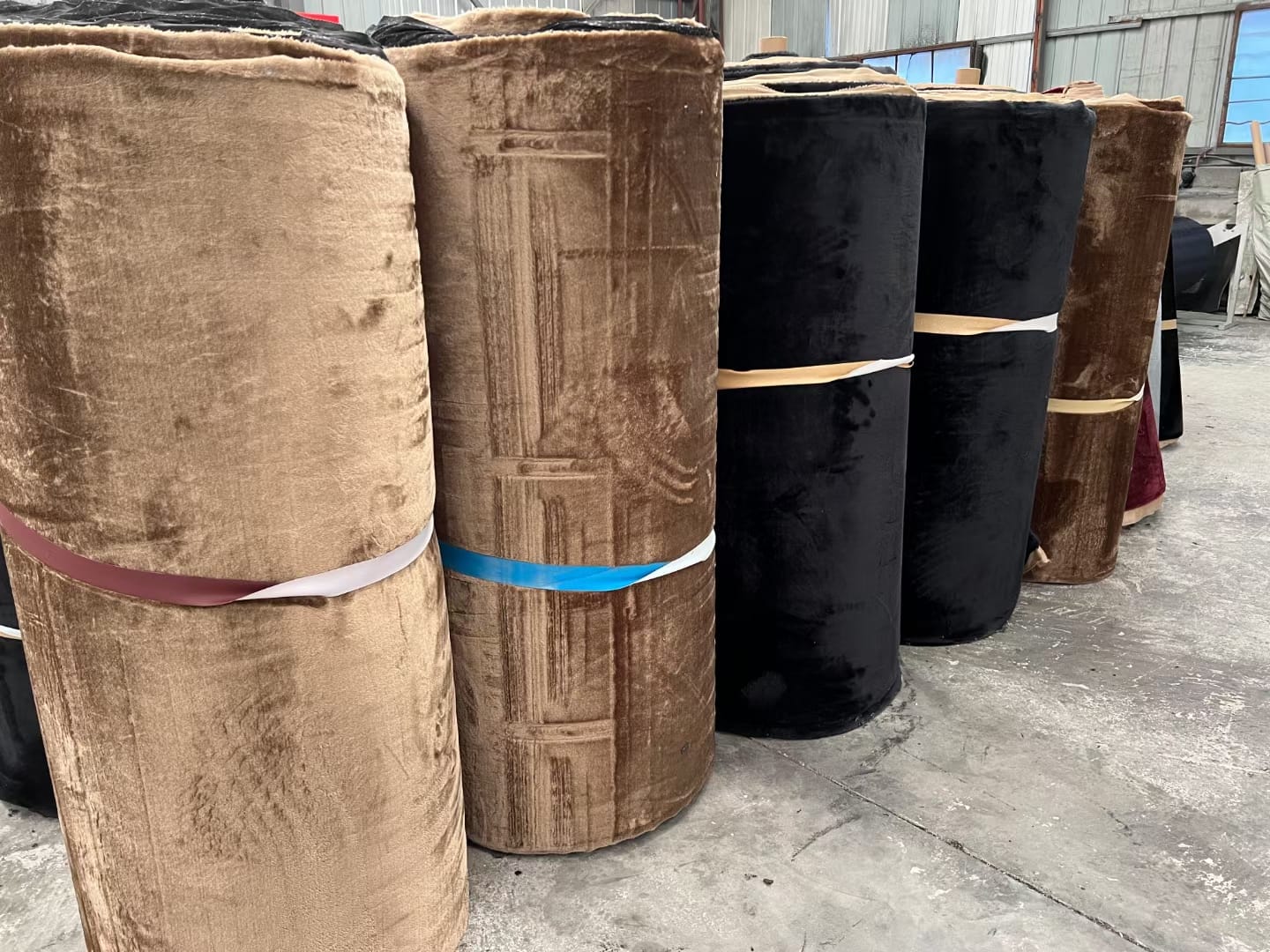 Universal Car Dashboard Cover - Suede Material for 99% Car Models - Huiwang Brand