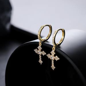 Pendientes de Aro con Diseño Único y Cruzada Colgante, Inspirados en las Tendencias - Product Image 4