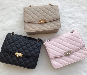 charles and keith pearl bolsa