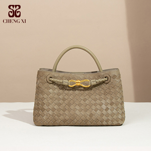 Phụ Nữ Của Túi Xách Bán Buôn 2025 Mới Chất Lượng Cao Kim Loại Khóa Handmade Dệt Túi Hợp Thời Trang Và Chảy Duy Nhất Vai Crossbody Túi - Product Image 1