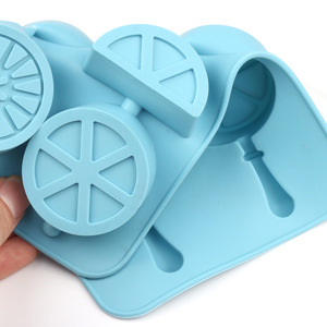 ถาดน้ำแข็งซิลิโคนรูปผลไม้เลมอน คุณภาพสำหรับอาหาร ทนทาน ง่ายต่อการใช้งาน พร้อมไม้เสียบ - Product Image 5