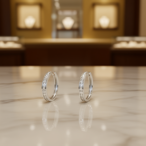 Orecchini a Cerchio E714 in Oro Bianco con Diamanti Taglio Brillante Rotondo Incastonati a Canale, Stile Classico, Gioielli Raffinati da Donna - Product Image 2