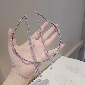 Serre-tête pour femme romantique, violet pâle, ultra-féminin et élégant, fait main, artisanat asymétrique, avec pampille en cristal détachable - Product Image 1