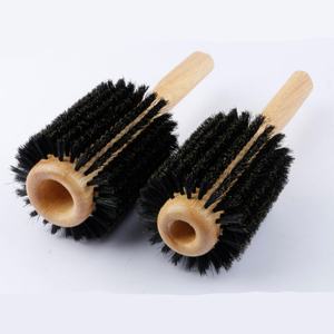 Cepillo Redondo de Madera Natural con Cerdas de Jabalí para Peinar, Rizar y Masajear el Cabello, para Mujeres y Hombres - Product Image 4