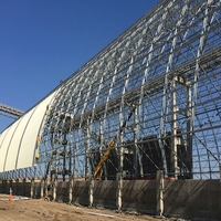 Structure de charpente spatiale en acier préfabriquée à grande portée pour hangar à charbon arqué