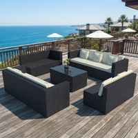 Canapé d'extérieur trois places pour salon, combinaison idéale pour cour, terrasse et balcon ; Chaises d'extérieur en rotin.