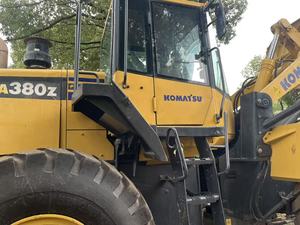 Excavadoras sobre orugas con cargador de ruedas Komatsu usadas en Japón para trabajos de construcción en Shanghai, en la que se utilizan las ruedas - Product Image 5