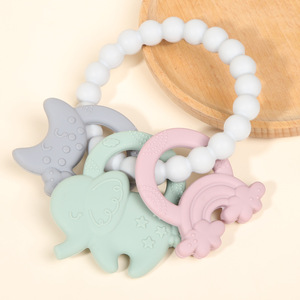 Pulsera de silicona para la dentición con forma de elefante, arcoíris y luna para bebés de 0 a 24 meses, juguete mordedor unisex - Product Image 3