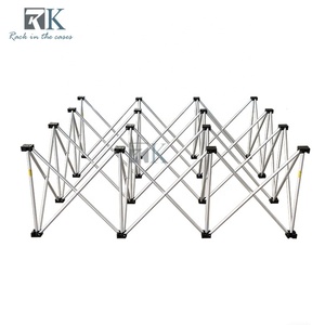 Scène de spectacle carrée de 4 pieds x 4 pieds, facile à transporter, pliable, pour événements en plein air - Product Image 2