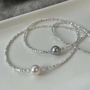 Collier ras du cou à chaîne épaisse clavicule scintillante de couleur argent populaire avec perle blanche et perle noire pour femme - Product Image 1