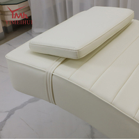 Table de massage professionnelle pour studio cosmétique, personnalisée en blanc avec base en métal doré pour soins du visage, spa, extensions de cils, tatouage