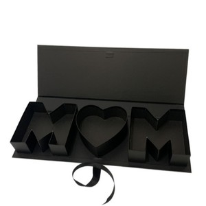 Coffret Cadeau Rigide Haut de Gamme Fête des Mères avec Message « Je t'aime » et Fleurs en Lettres, Ruban Estampé à Froid - Product Image 3