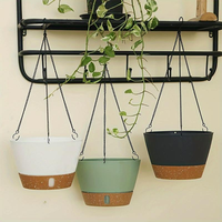 Jardinières suspendues en plastique au design minimaliste moderne avec niveau d'eau visible et trou de drainage, auto-arrosantes pour une utilisation intérieure et extérieure