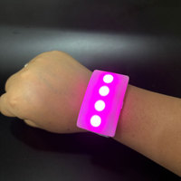 Bracelet lumineux en silicone contrôlé par Wifi LED Bracelet lumineux à LED DMX pour concert et fête