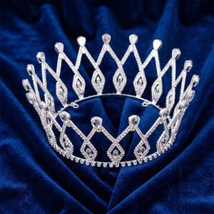 Couronne de Reine Personnalisée à Motif Géométrique en <span class=keywords><strong>V</strong></span>, avec Strass en Forme de Goutte d'Eau et de Marquise au Centre, Bande Simple à Boucle Complète - Product Image 4