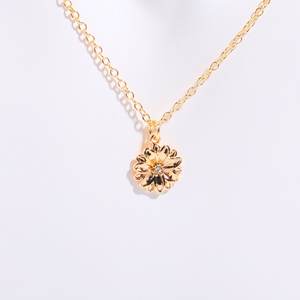 2024 Offre Spéciale 18K plaqué or laiton lien chaîne collier Lotus fleur <span class=keywords><strong>de</strong></span> <span class=keywords><strong>naissance</strong></span> pendentif pour le mois <span class=keywords><strong>de</strong></span> <span class=keywords><strong>naissance</strong></span> des femmes - Product Image 3