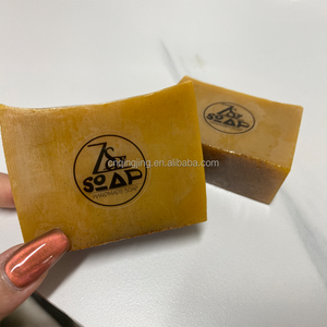 Individuelle Naturseife mit Kurkuma und Zitrone, Handgemacht, Aufhellend, Akne-Entfernend, mit Kojisäure, für Bad und Gesicht - Product Image 3