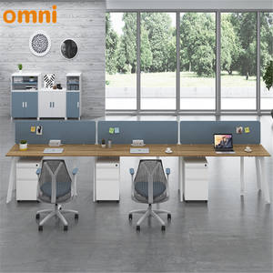 Omni Modular 3-Person โต๊ะทำงานที่ทันสมัยพร้อมขาโลหะสำหรับโรงเรียนและโรงพยาบาล - Product Image 3